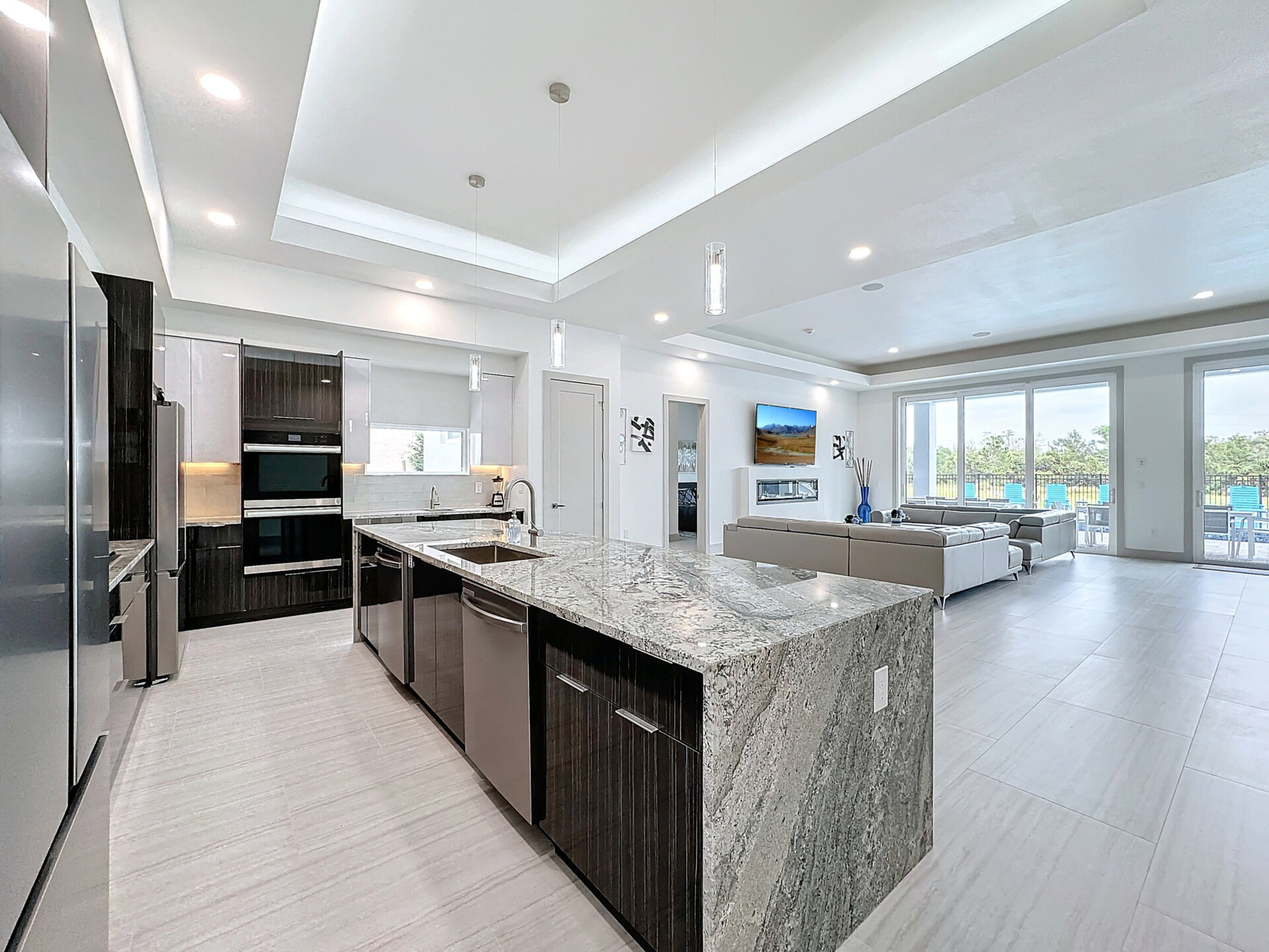 5 Star Villa Opulentia – A Golden Luxury Residence