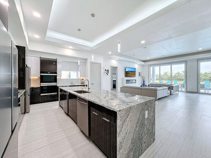 5 Star Villa Opulentia – A Golden Luxury Residence