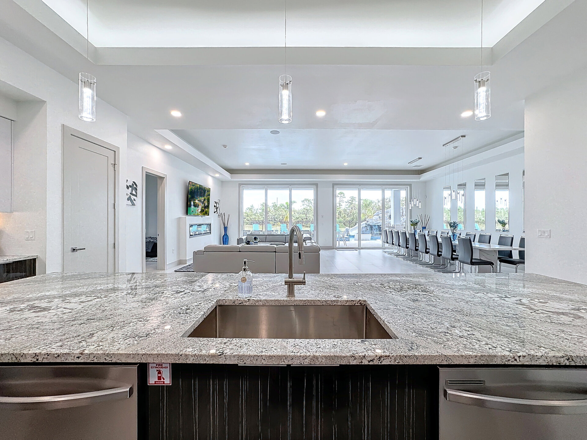 5 Star Villa Opulentia – A Golden Luxury Residence