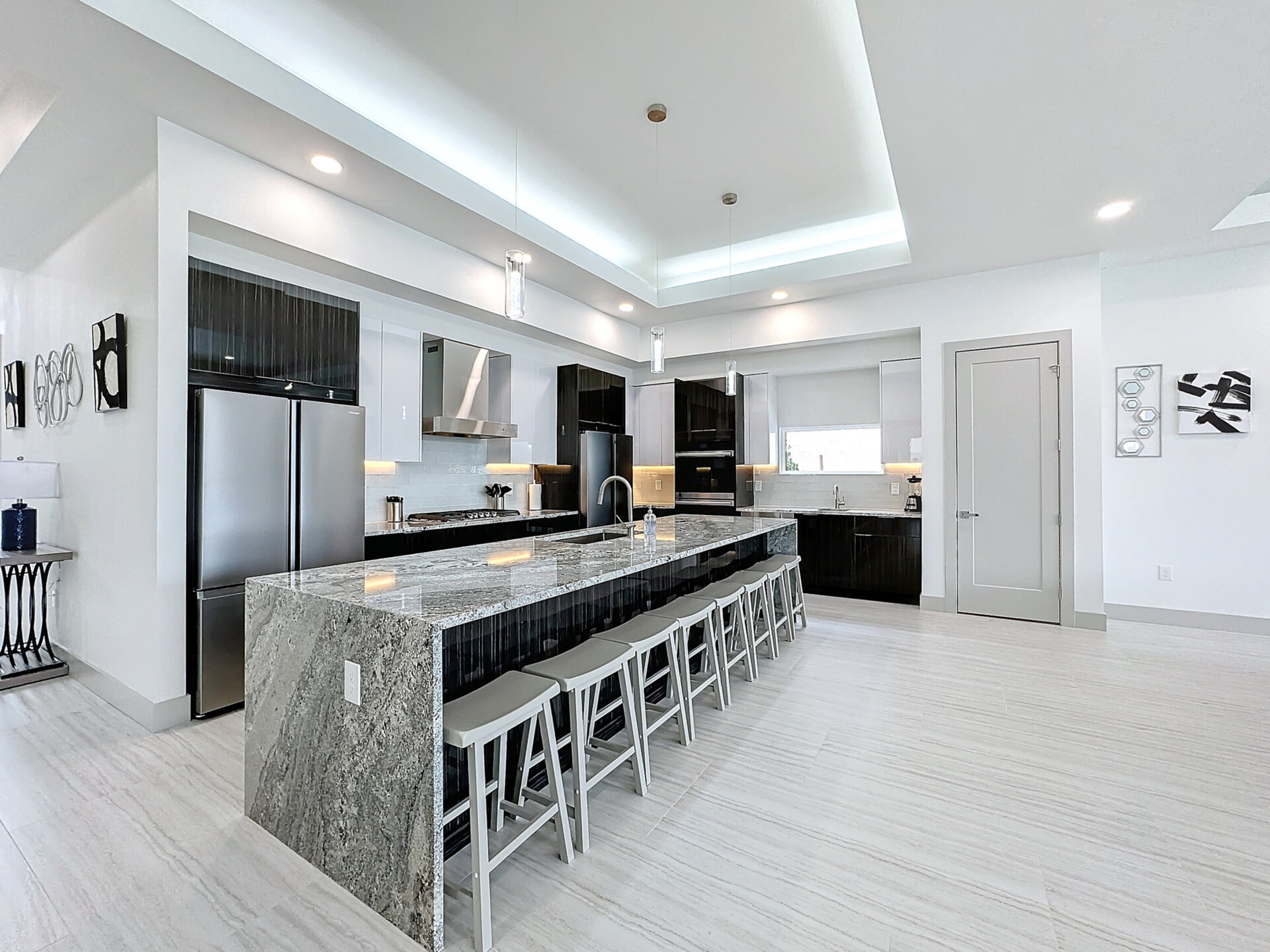 5 Star Villa Opulentia – A Golden Luxury Residence