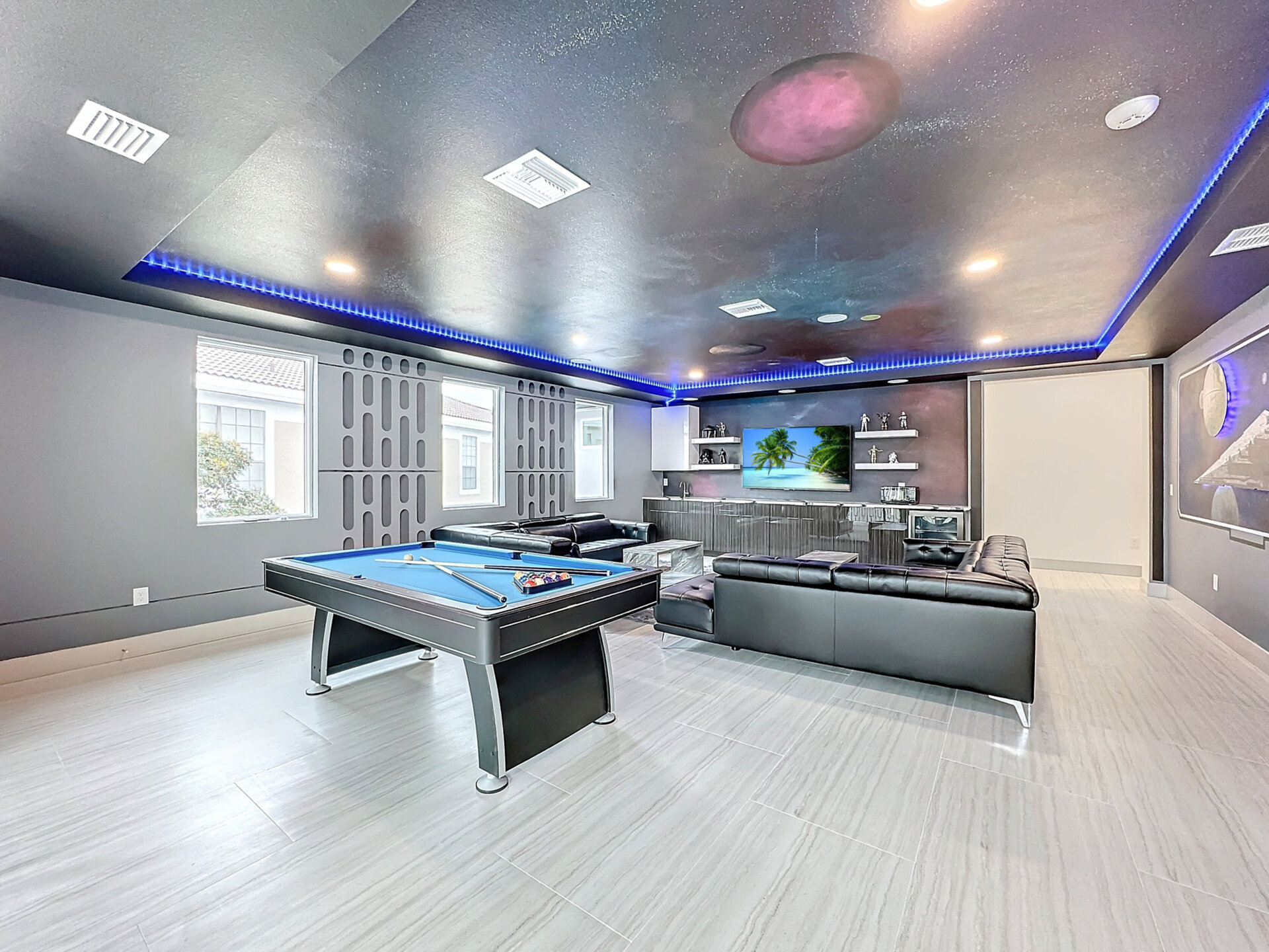 5 Star Villa Opulentia – A Golden Luxury Residence