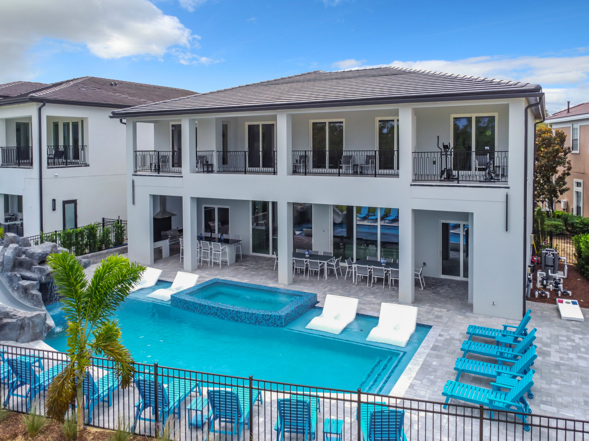 5 Star Villa Opulentia – A Golden Luxury Residence
