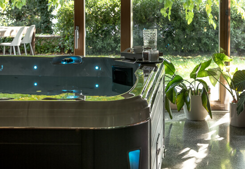 Escape to Paradise: Your Private Pool Awaits, Alma