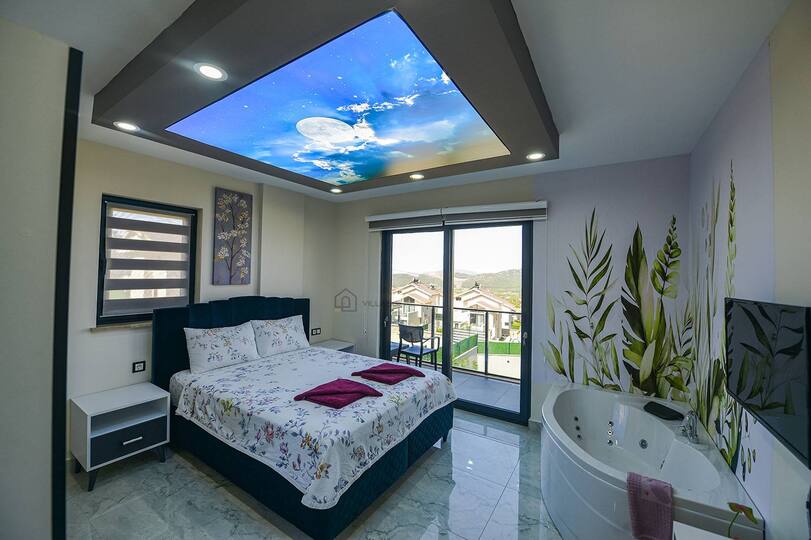 A Home Designed for Summer Living 1038