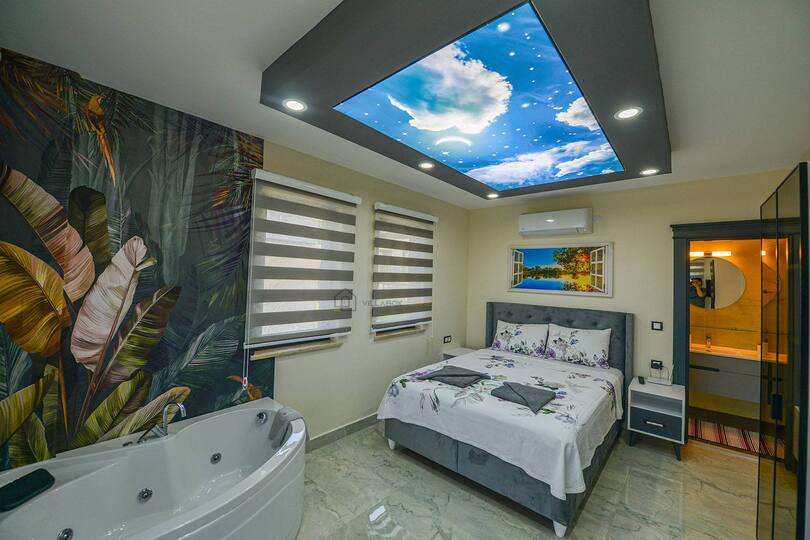 A Home Designed for Summer Living 1038