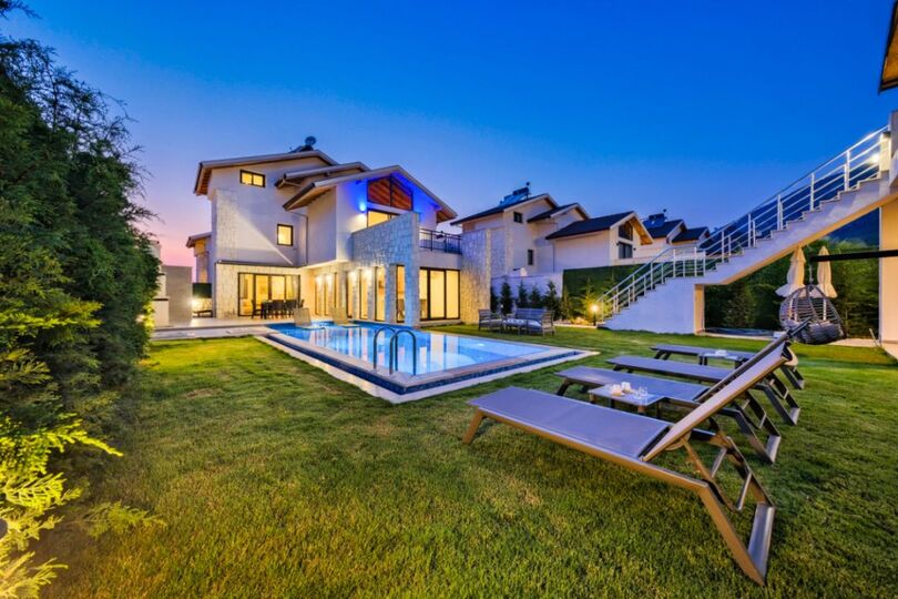 A Home That Feels Like a Holiday 1048