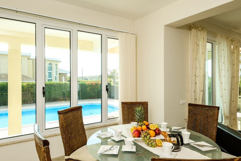 Luxury Villa with Mature Garden - 1390