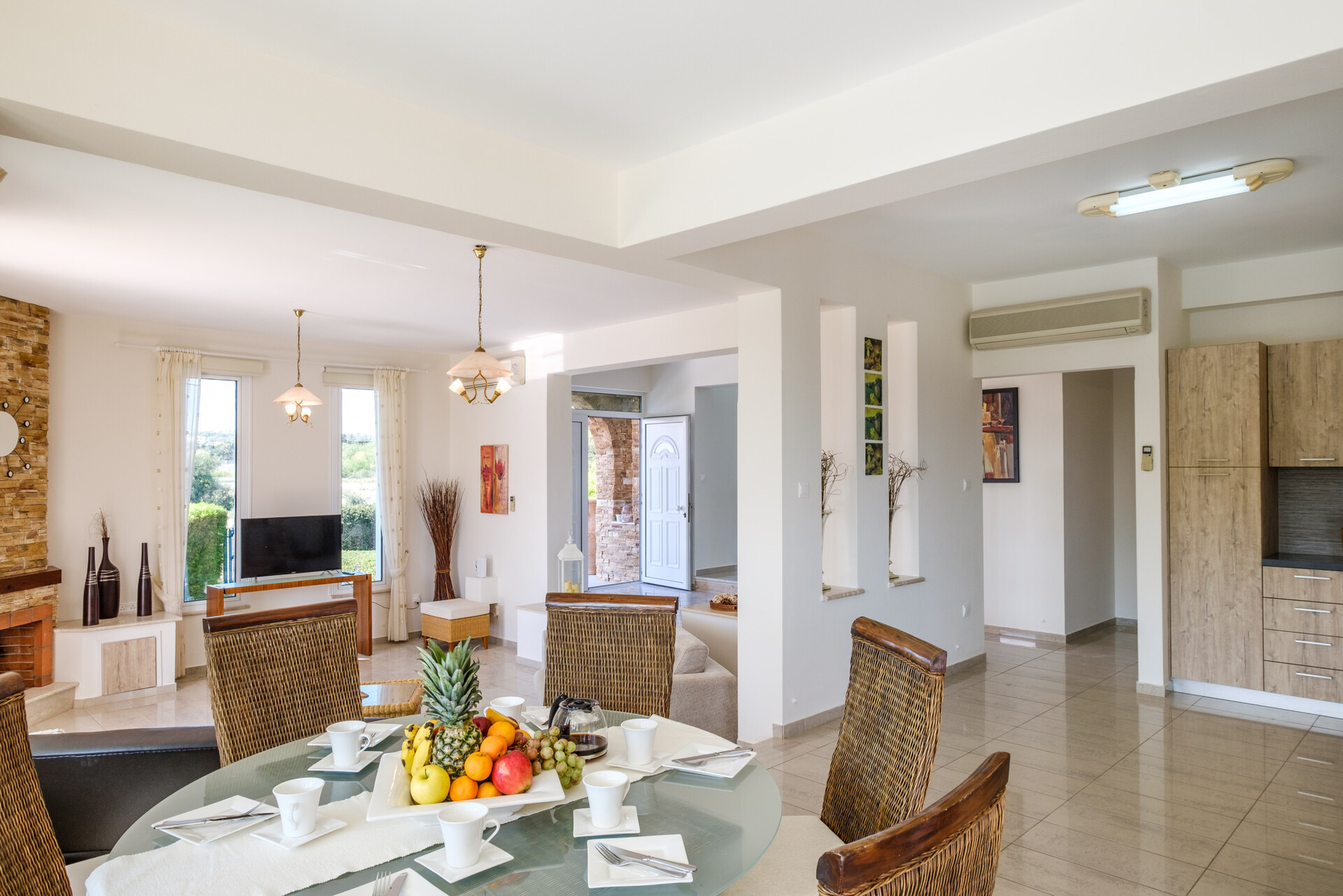 Luxury Villa with Mature Garden - 1390
