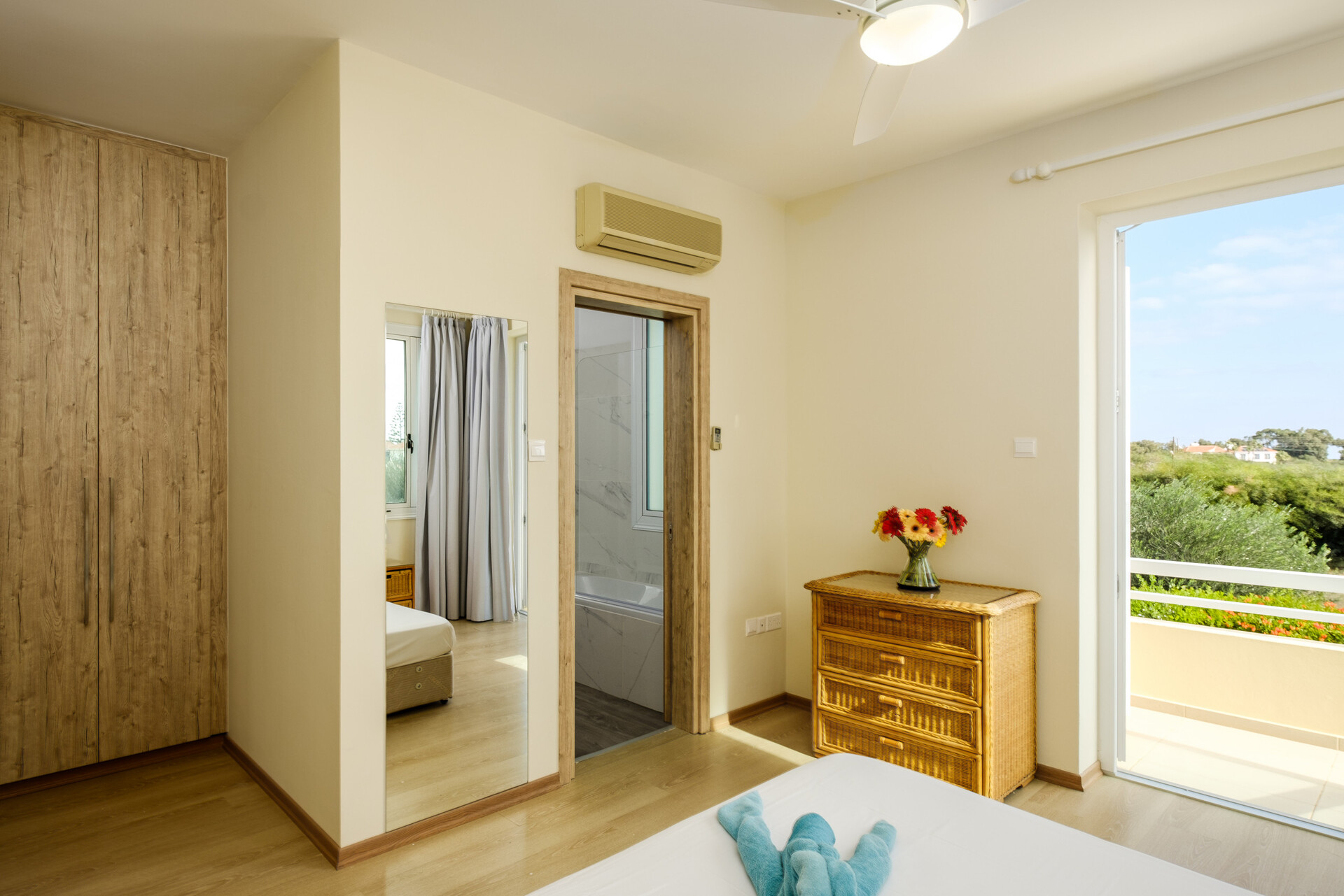 Luxury Villa with Mature Garden - 1390
