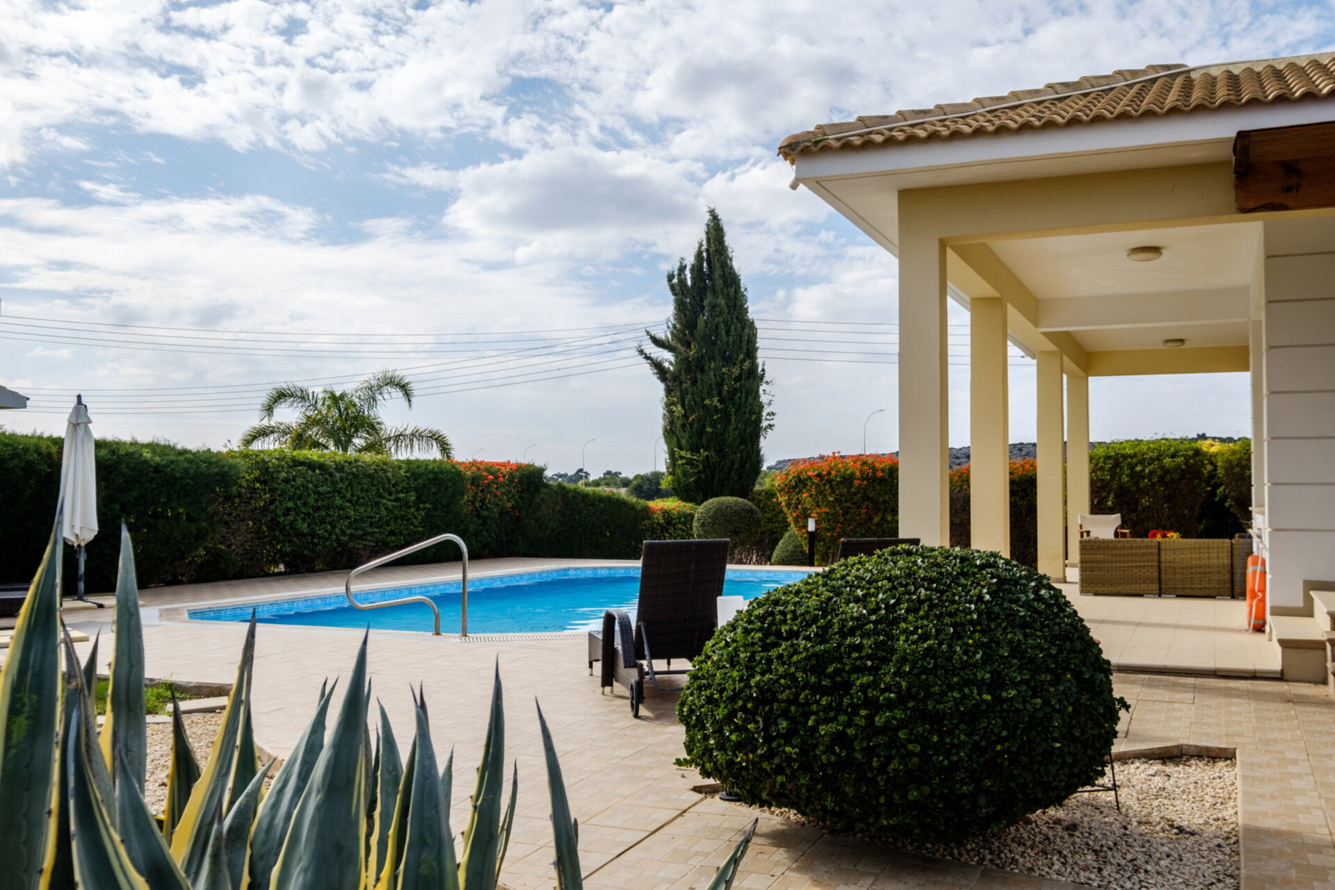 Luxury Villa with Mature Garden - 1390