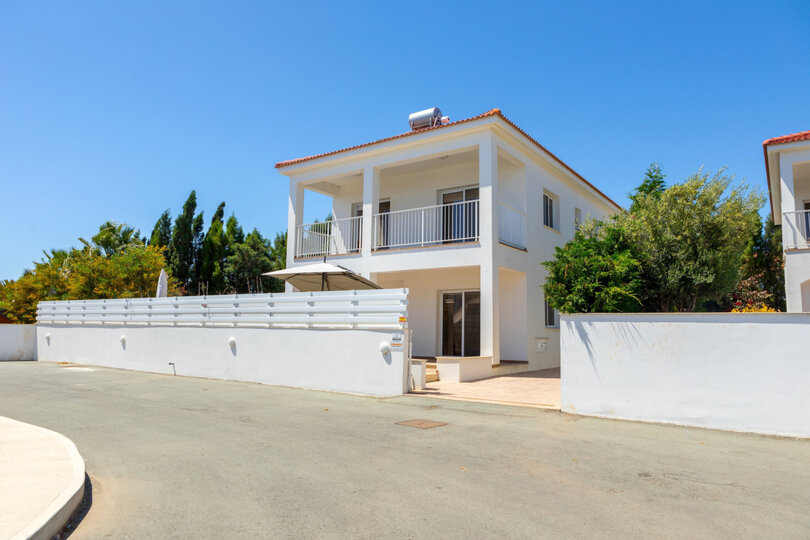 Ayia Napa Sanctuary: Beautiful 4 BR Villa, 1393