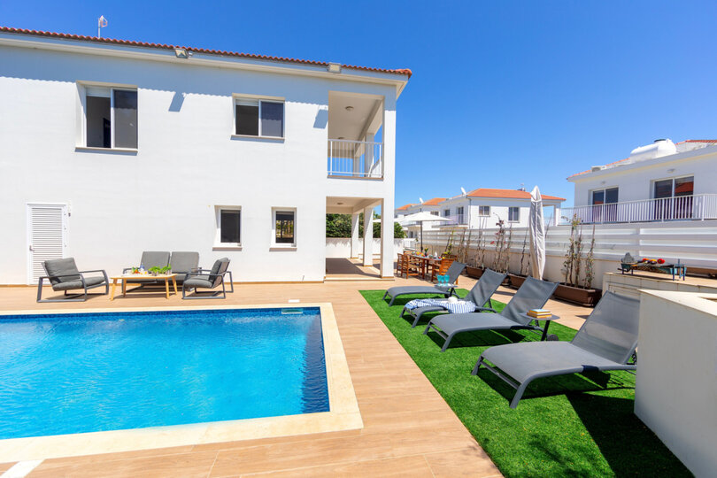 Ayia Napa Sanctuary: Beautiful 4 BR Villa, 1393