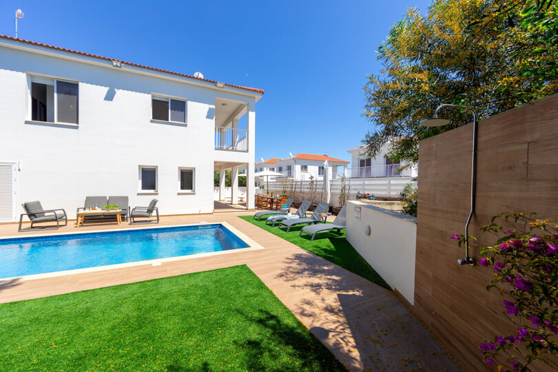 Ayia Napa Sanctuary: Beautiful 4 BR Villa, 1393