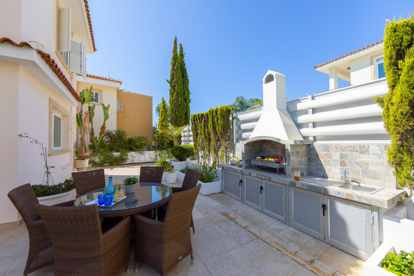 Tranquil Retreat: 3 Bedroom Villa in Protaras, 1721