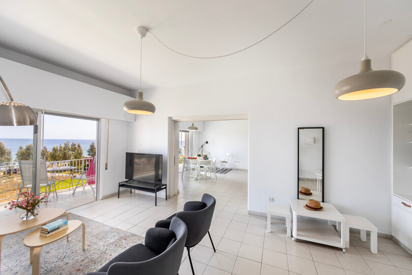 Modern H2O Suite near Ayia Triada Beach
