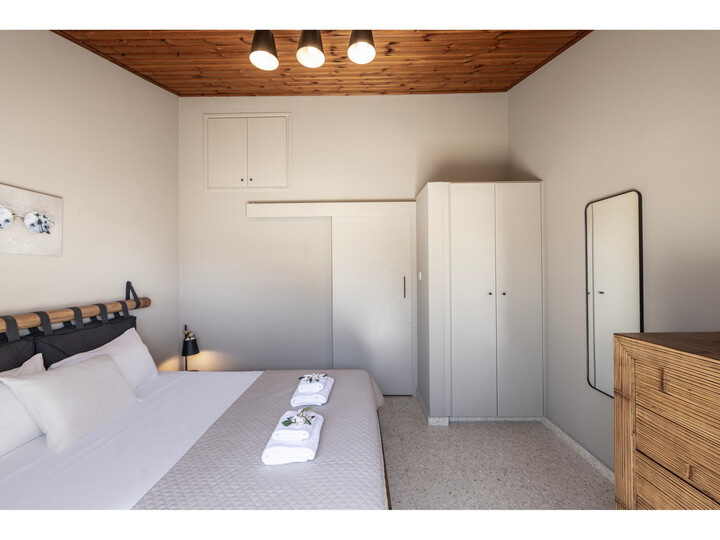 Stylish in the Heart of Perivolia, Larnaca Villa 1402