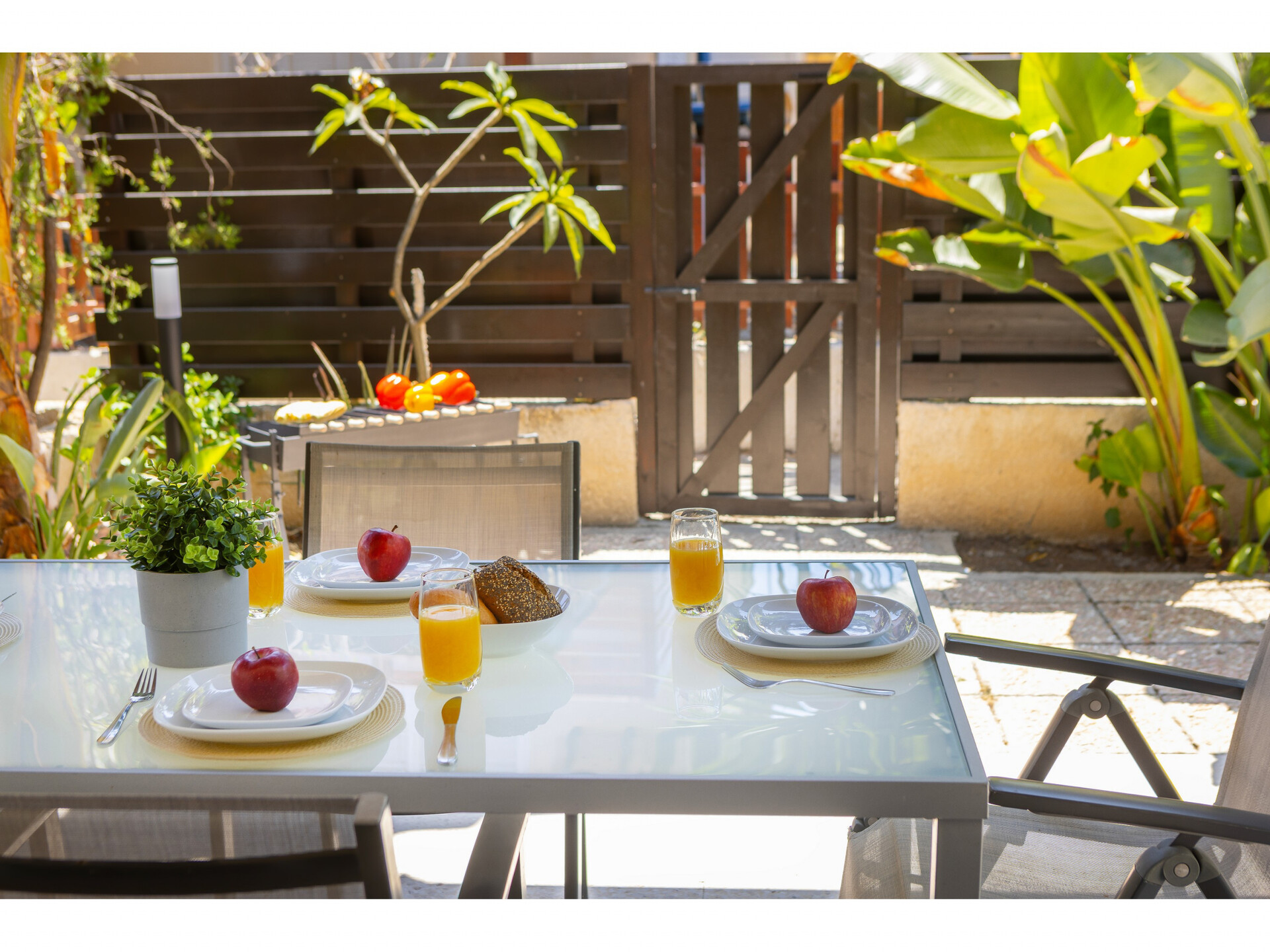 Stylish in the Heart of Perivolia, Larnaca Villa 1402