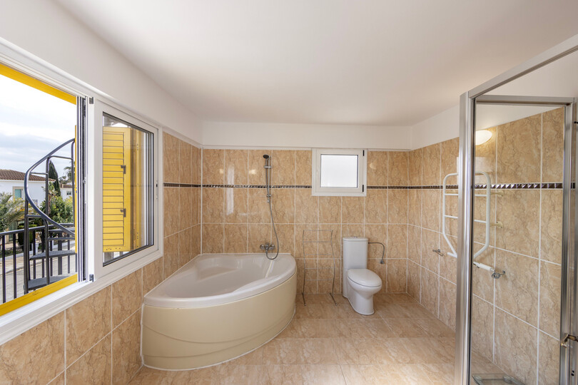 Charming 3 Bedroom Villa in Sotira with Pool, 1338