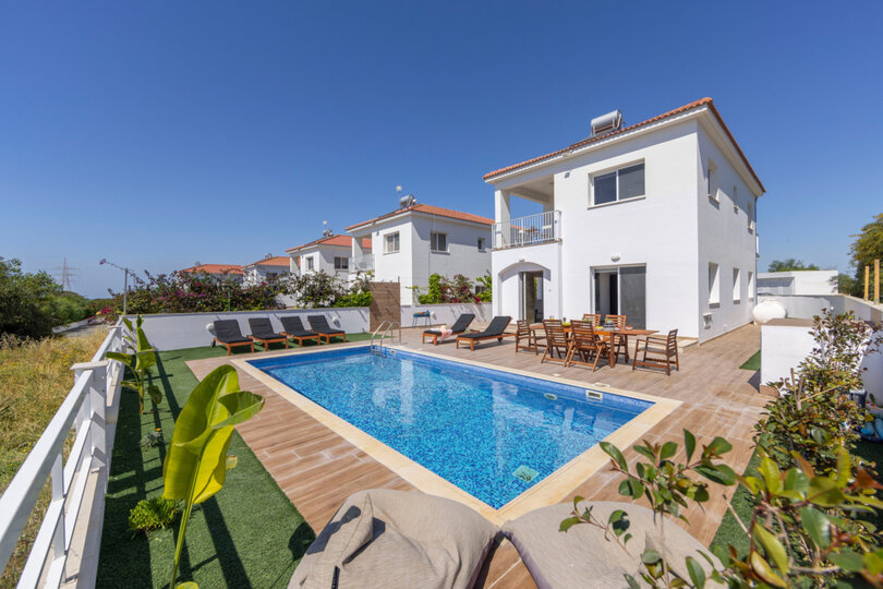 Elegant Ayia Napa Villa with Private Garden, 1395