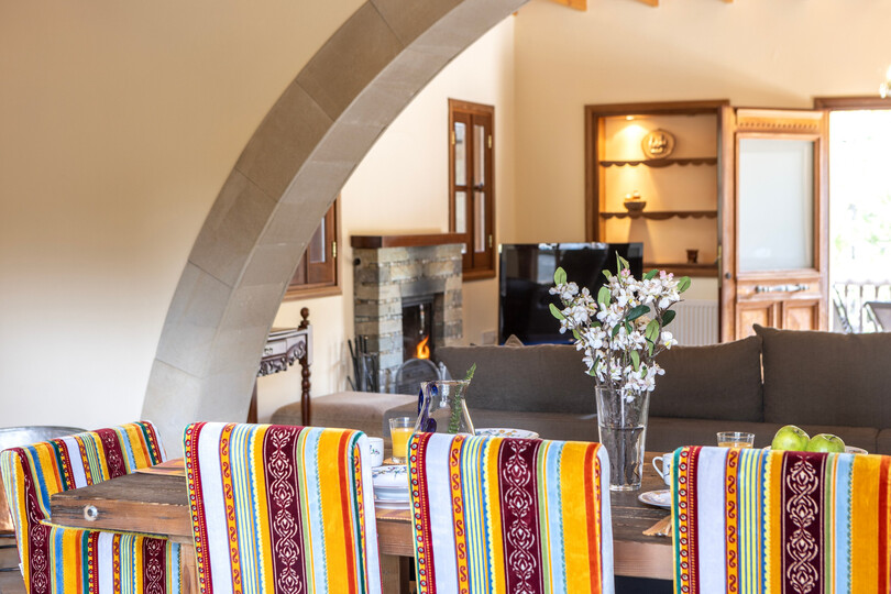 The Enchanting 4 Bedroom Villa in Pedoulas, 1005
