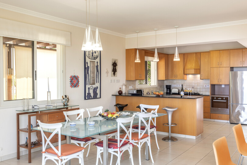 Cozy Villa with 3 Bedrooms in Larnaka 1000