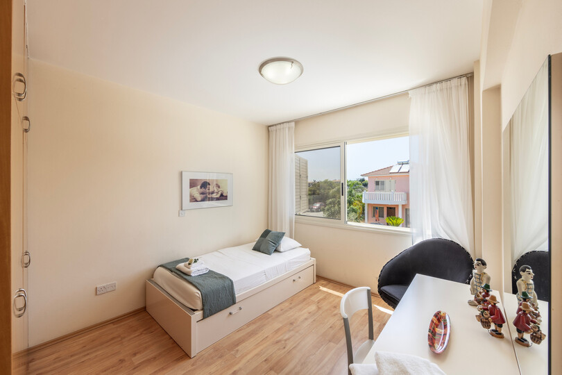 Cozy Villa with 3 Bedrooms in Larnaka 1000