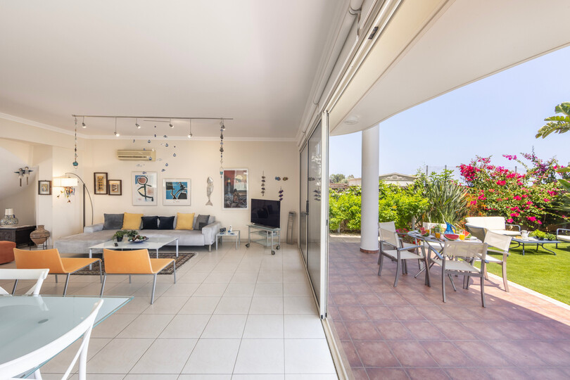 Cozy Villa with 3 Bedrooms in Larnaka 1000