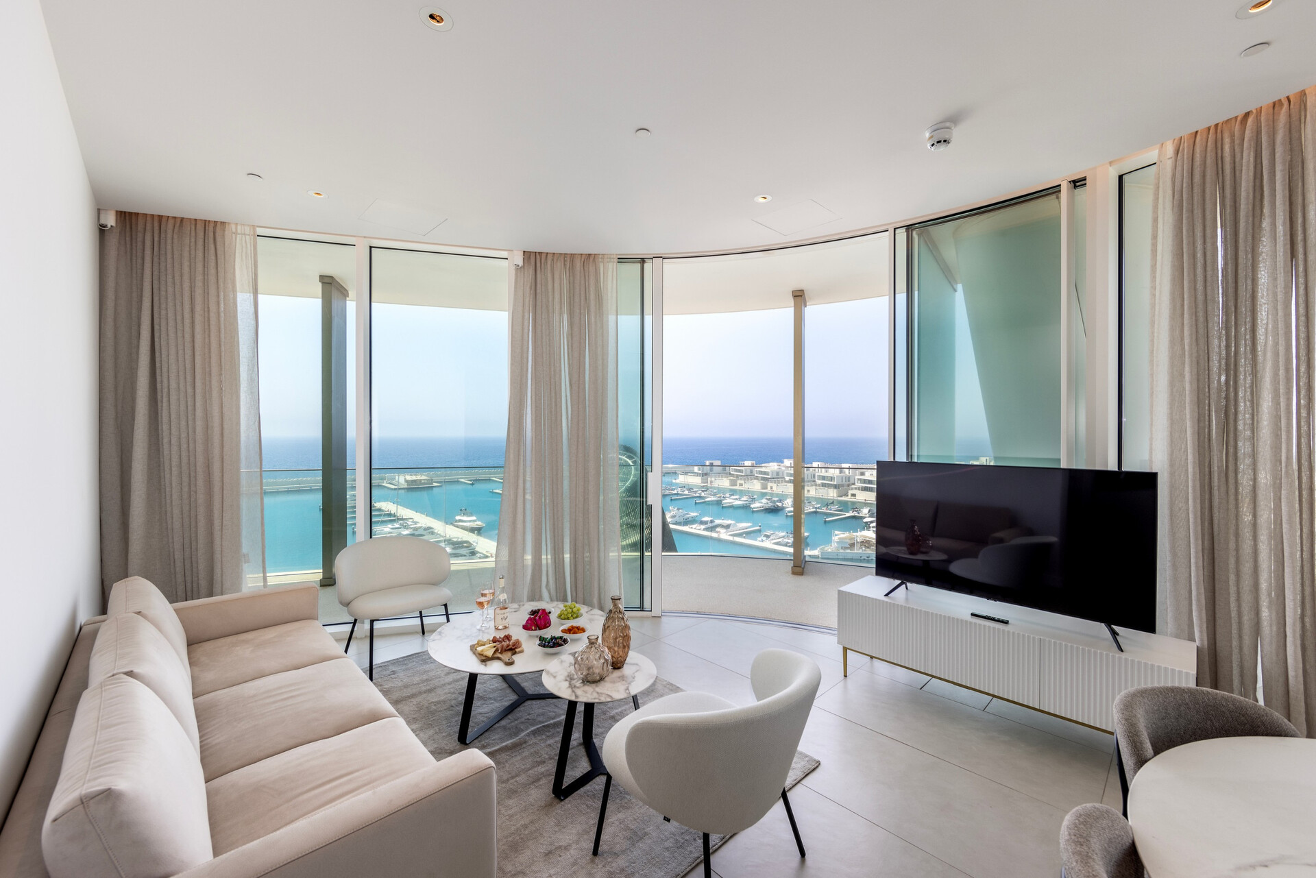 Secluded 3 Bedroom Oasis in City, 1007