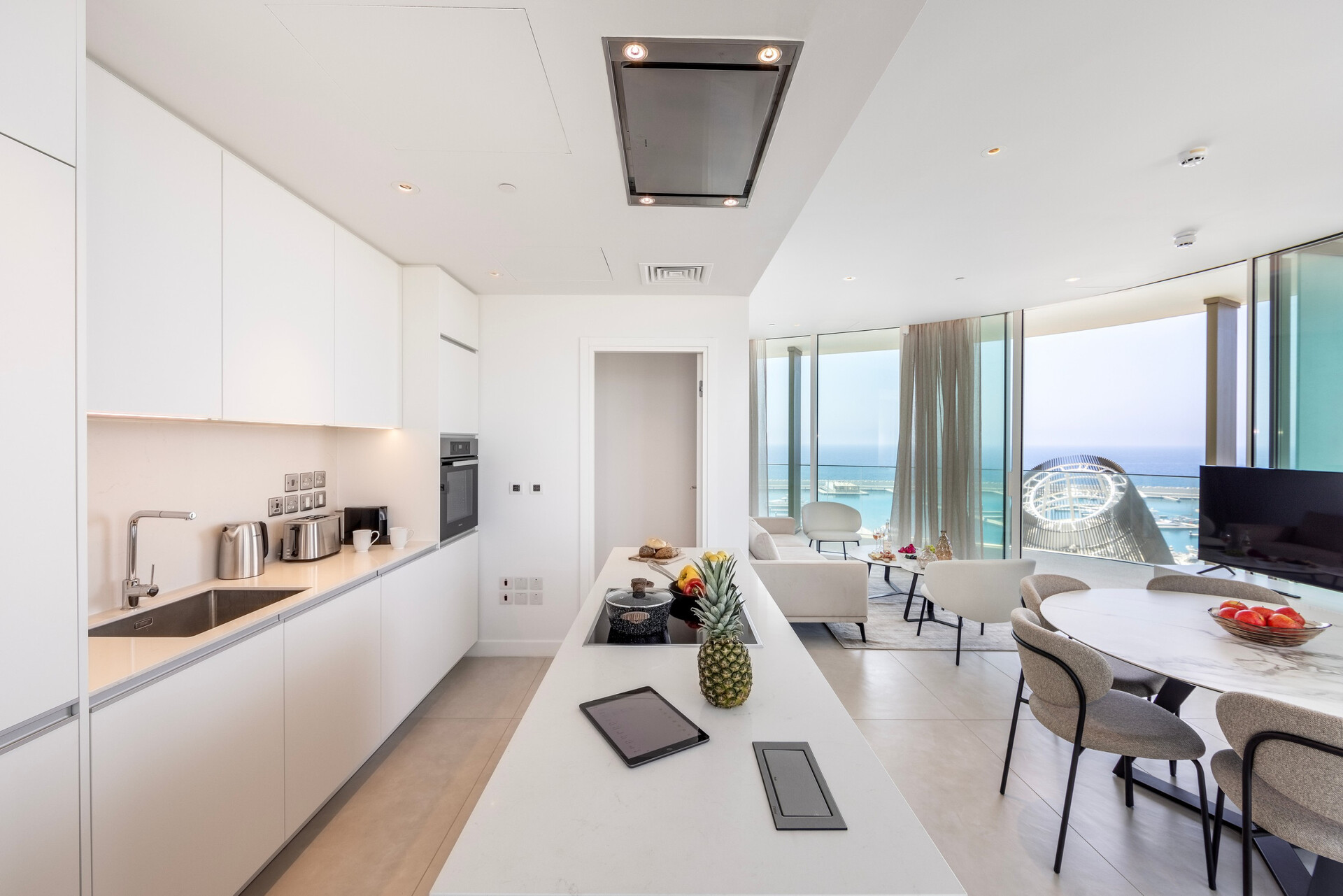 Secluded 3 Bedroom Oasis in City, 1007