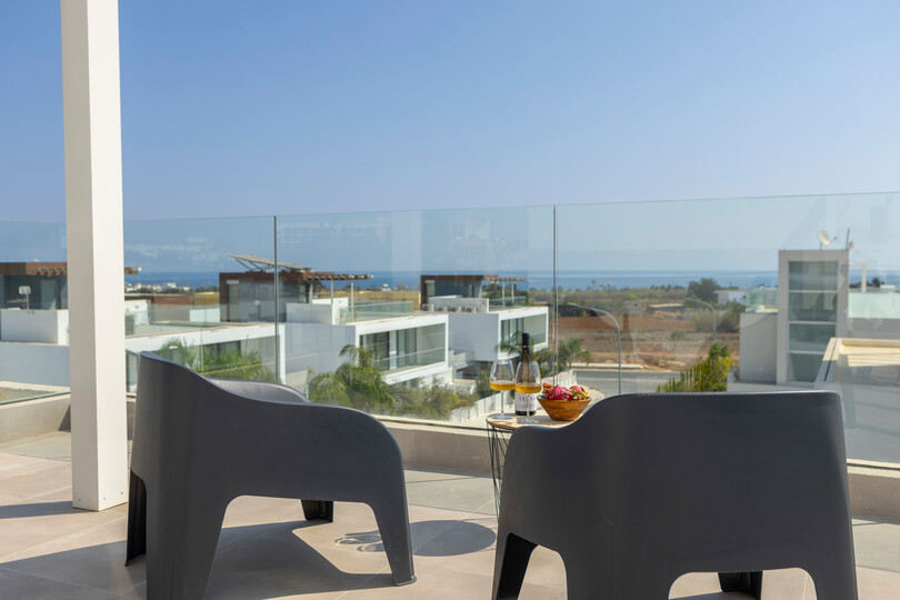 Tranquil Oasis: 6 Bedroom Villa in Protaras, 1727