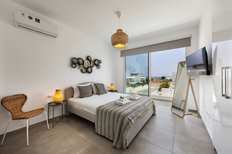 Tranquil Oasis: 6 Bedroom Villa in Protaras, 1727