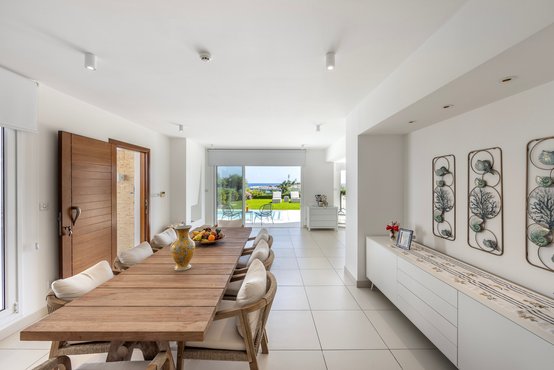 Serene Villa with 5 Bedrooms in Pernera 1543