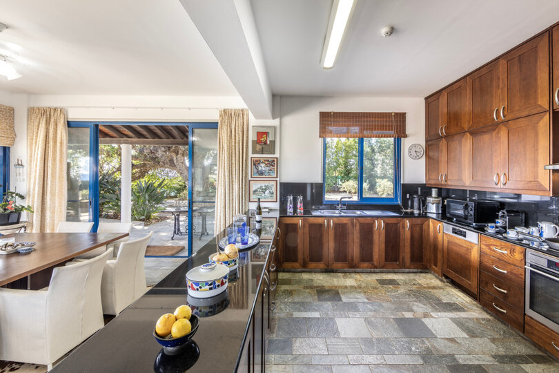 Modern 4 Bedroom Villa Oasis in Ayia Napa, 1396