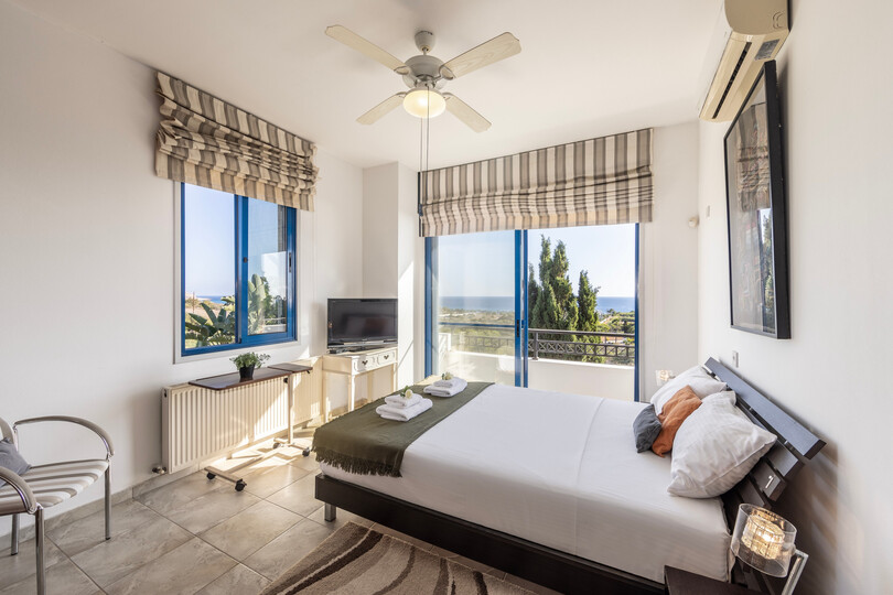 Modern 4 Bedroom Villa Oasis in Ayia Napa, 1396
