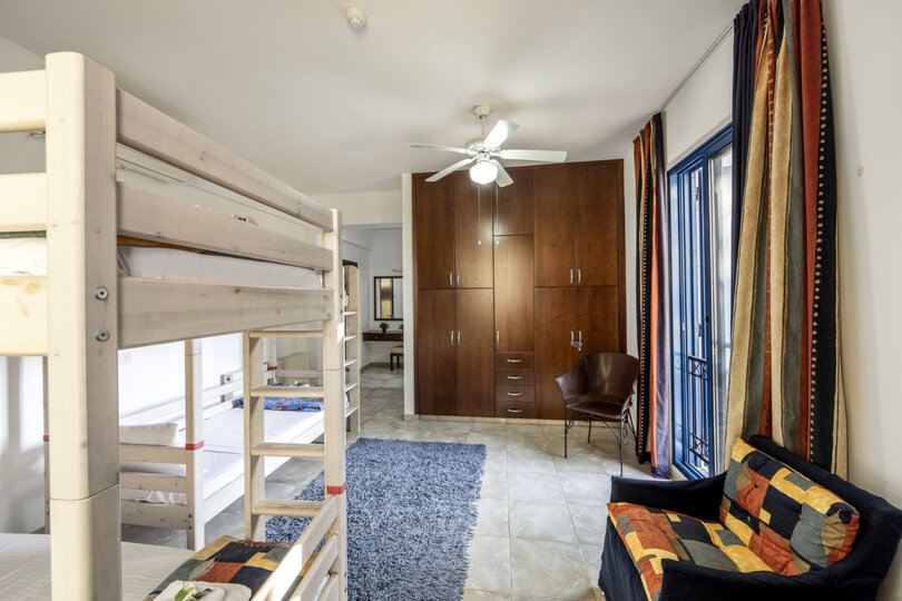 Modern 4 Bedroom Villa Oasis in Ayia Napa, 1396