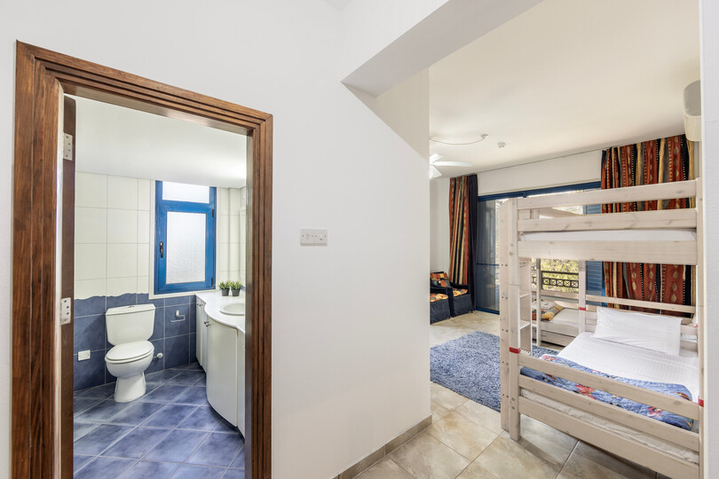 Modern 4 Bedroom Villa Oasis in Ayia Napa, 1396