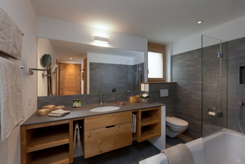 A Luxurious Alpine Escape 1203