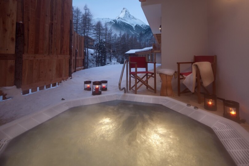 Matterhorn Gazes, Luxury Embraces 1000
