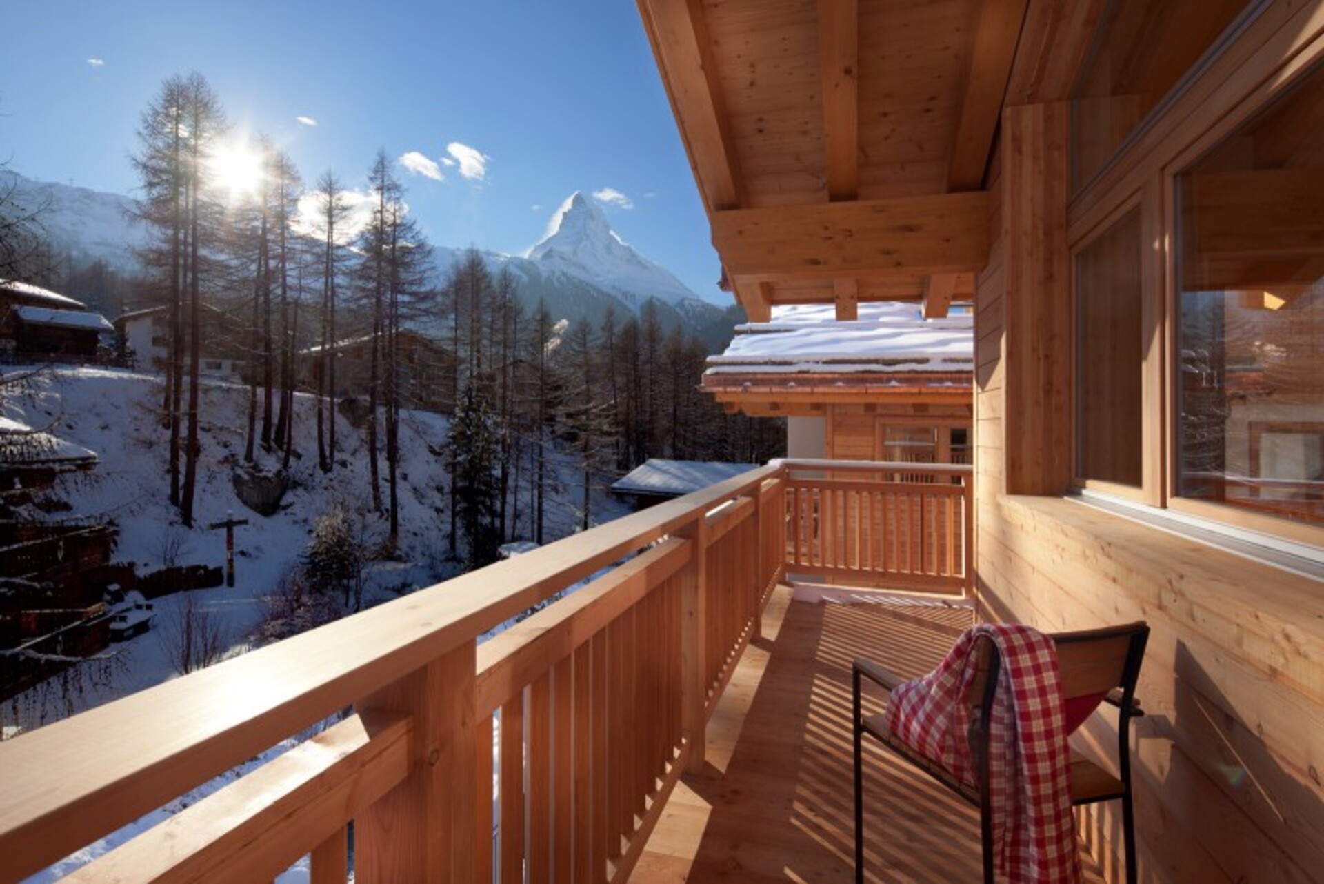 Matterhorn Gazes, Luxury Embraces 1000