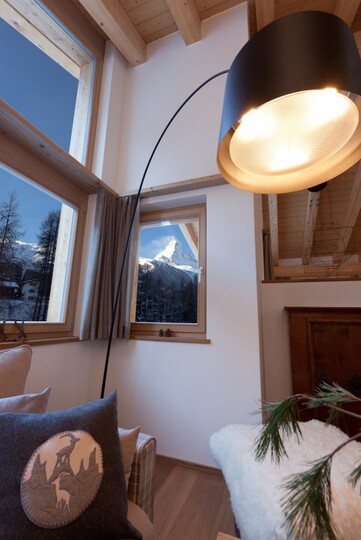 Matterhorn Gazes, Luxury Embraces 1000