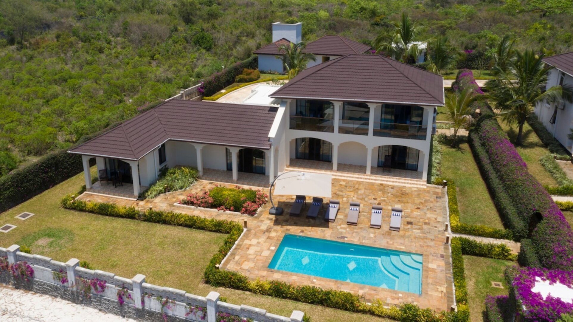 Luxury Beachfront Bliss Awaits in Zanzibar Paradise, 1002
