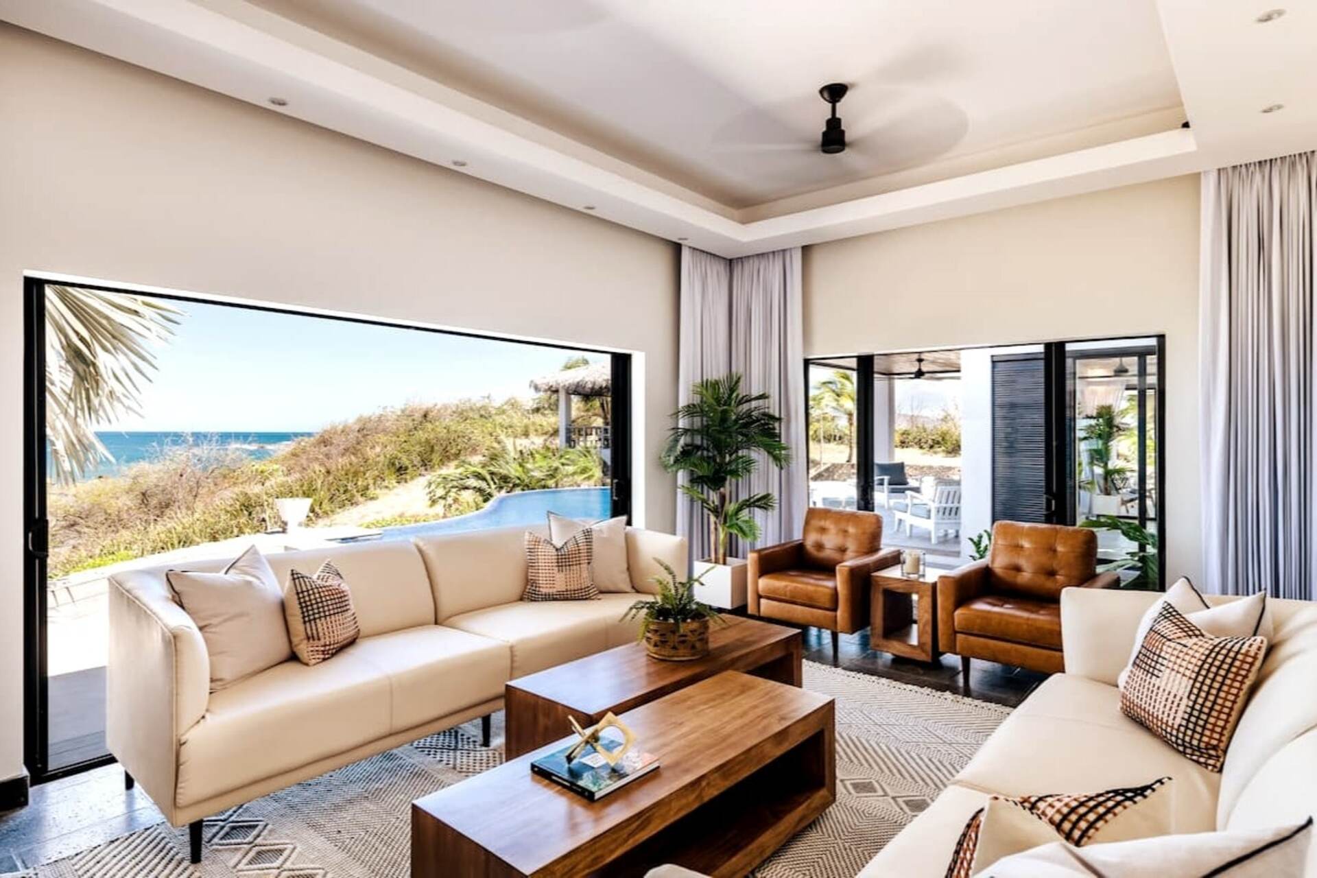 Experience Luxury at Guanacaste Province 1000