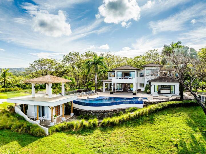 Experience Luxury at Guanacaste Province 1000