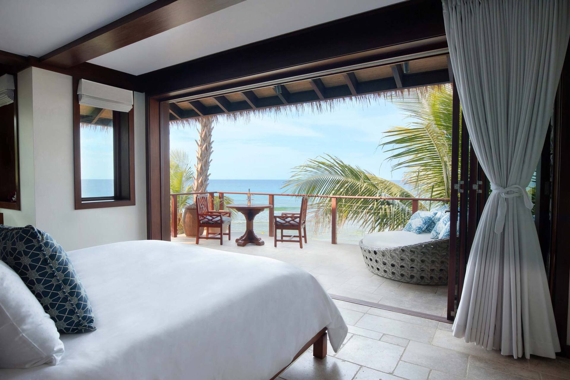 Oceanfront Haven in the Virgin Islands – 1002