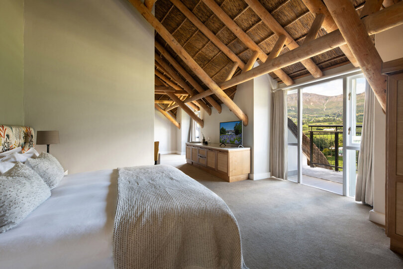Breathtaking Views & Tranquil Luxury at Mont Rochelle, 1027