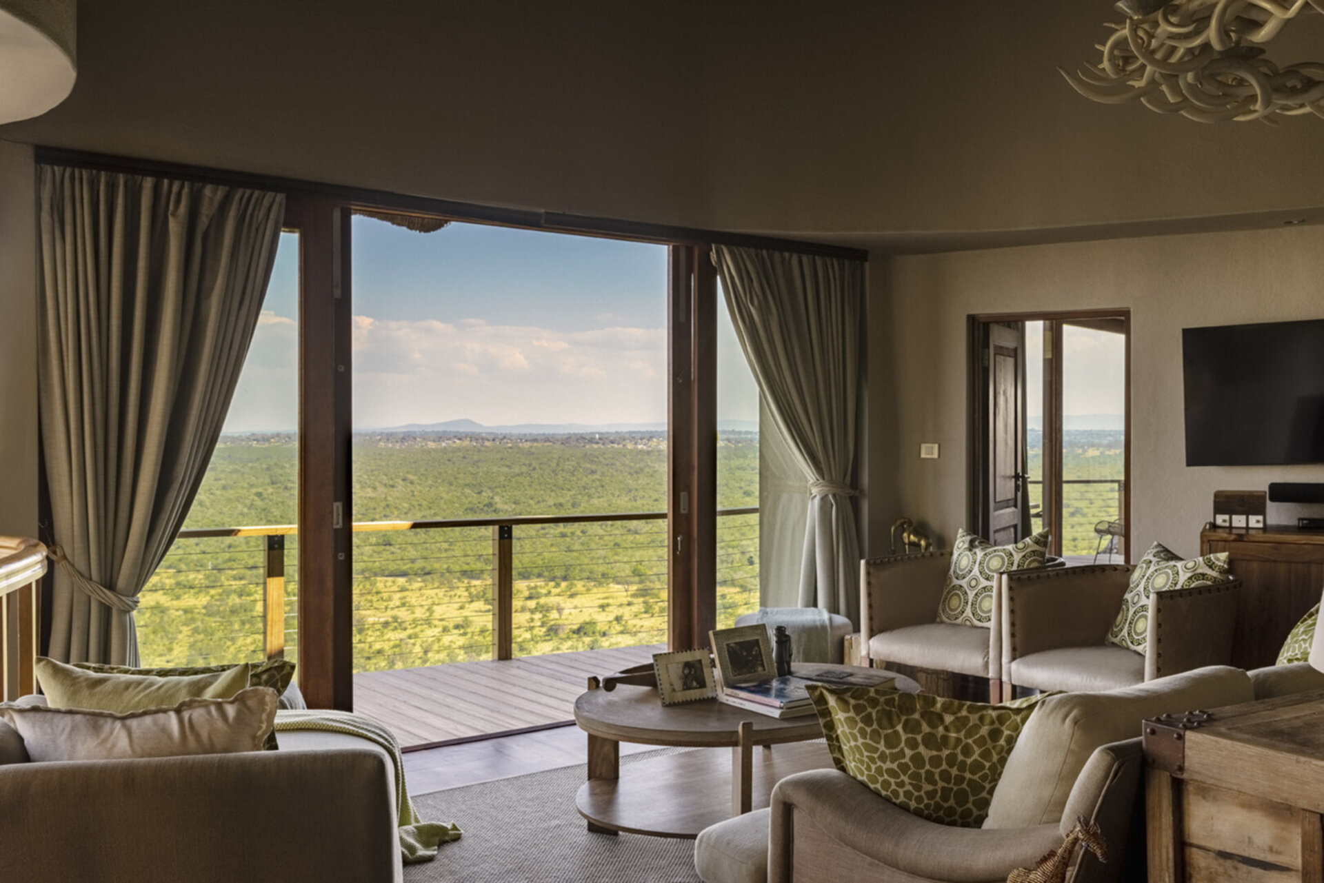 Ulusaba_Cliff 1030