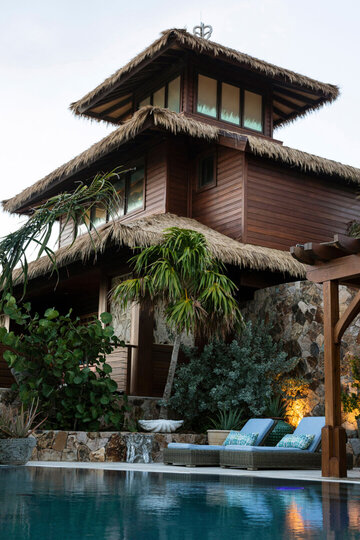 Ocean Breeze Balinese Suite 1008