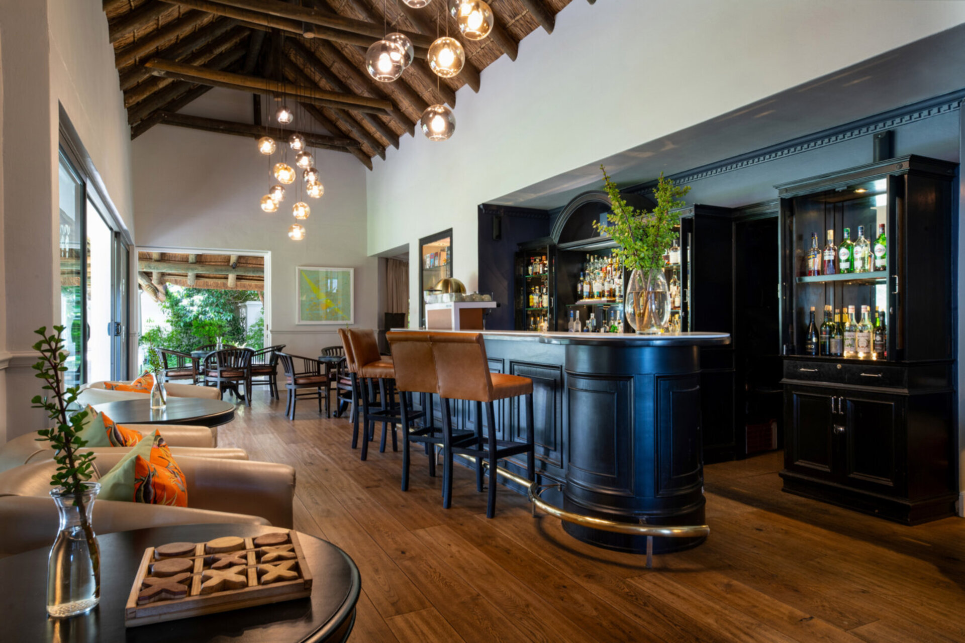 Elegant Shiraz Room with Vineyard & Mountain Views 1037