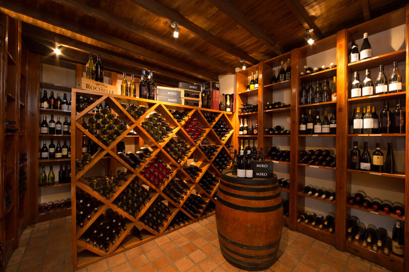 Elegant Merlot Room with Captivating Panoramas 1038