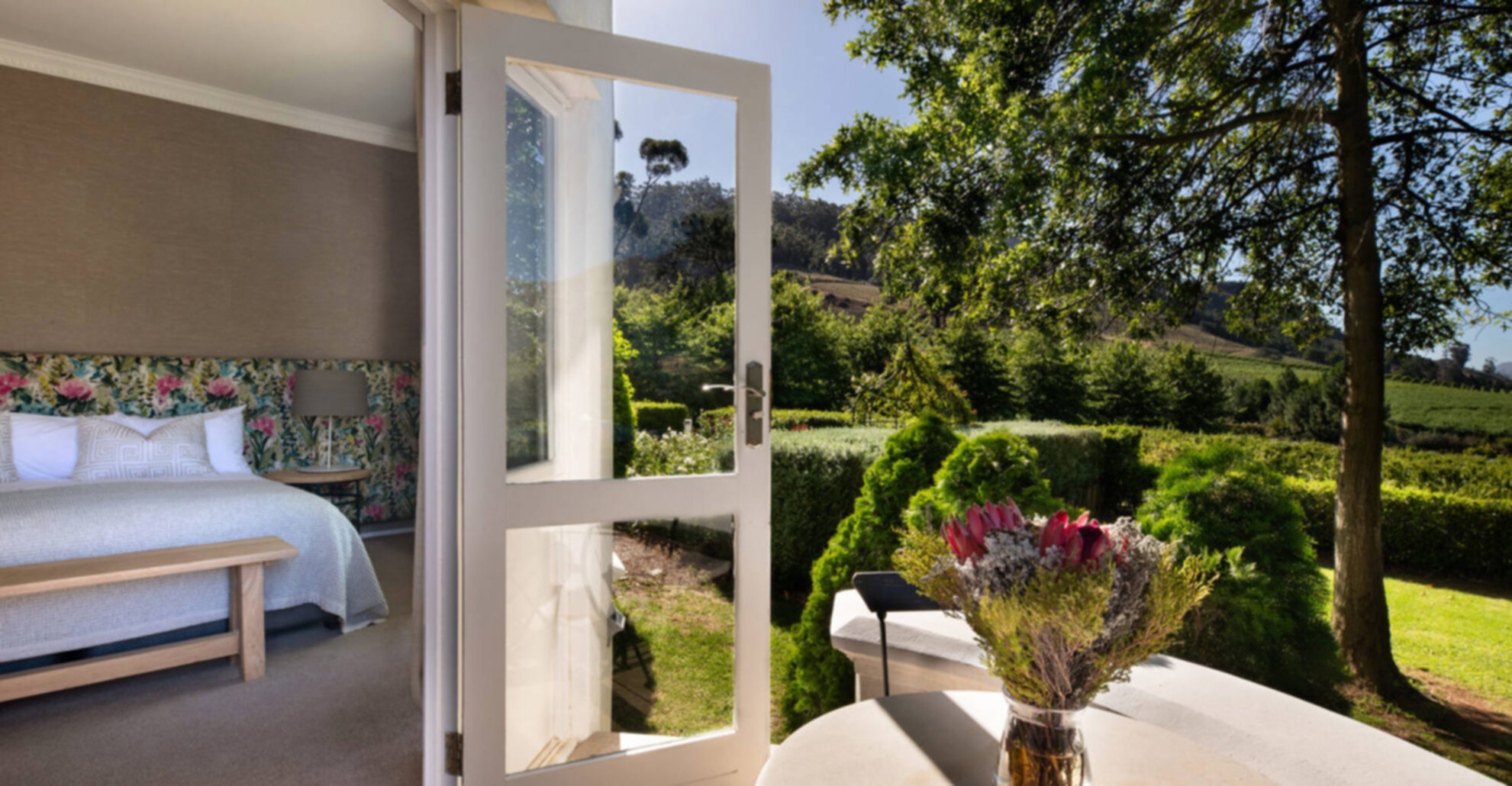Elegant Merlot Room with Captivating Panoramas 1038